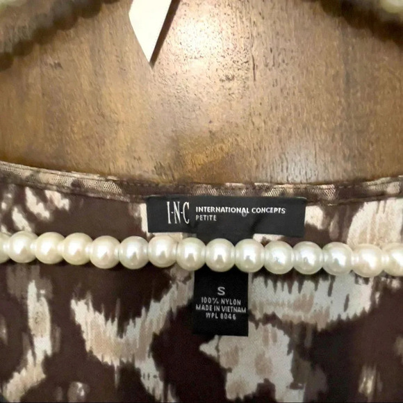 INC. International Concepts Petite EUC Brown and White w/ Sheer sleeve - Picture 3 of 6